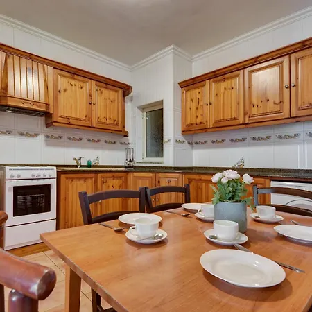 Morina Court - Seaview And Penthouse In St Julians By Shortletsmalta