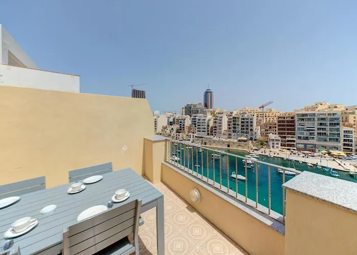 Unique Seaview And Penthouse In St Julians *