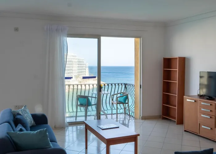 Unique Seaview And Penthouse In St Julians *