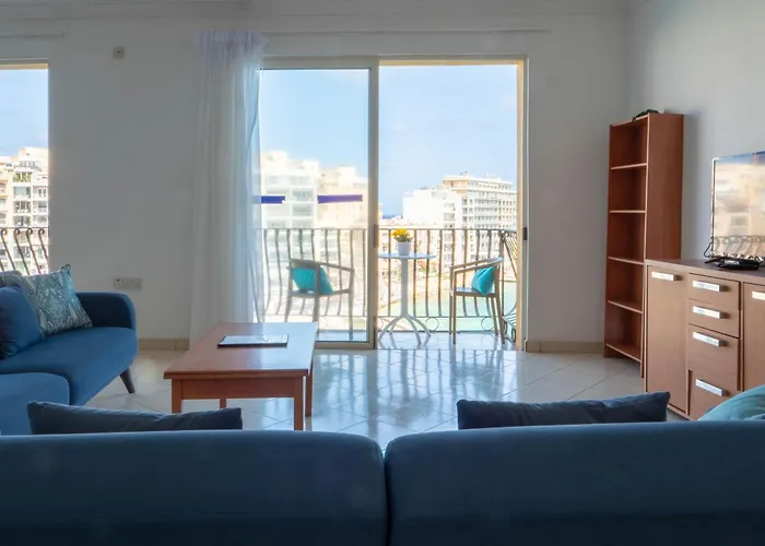 Unique Seaview And Penthouse In St Julians