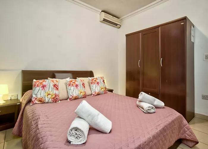 Unique Seaview And Penthouse In St Julians アパート Saint Julian's