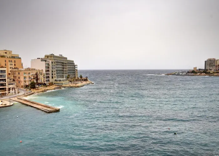 Unique Seaview And Penthouse In St Julians *