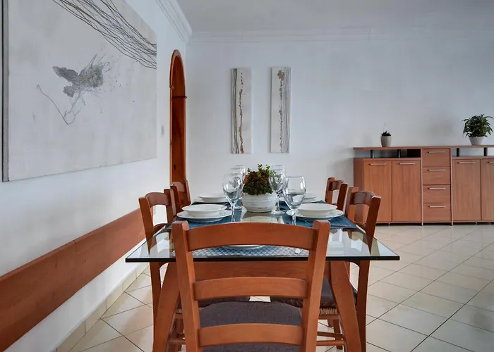 Unique Seaview And Penthouse In St Julians