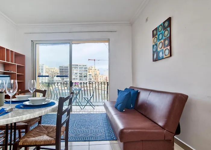 Unique Seaview And Penthouse In St Julians *