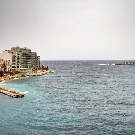 Unique Seaview And Penthouse In St Julians *